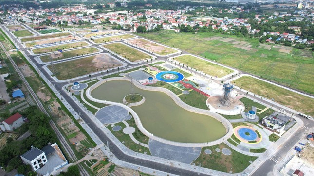 Dự án bất động sản được chuyển nhượng quyền sử dụng đất cho cá nhân tự xây dựng nhà ở phải đáp ứng loạt điều kiện. Ảnh minh họa Dự án bất động sản được chuyển nhượng quyền sử dụng đất cho cá nhân tự xây dựng nhà ở phải đáp ứng loạt điều kiện. Ảnh minh họa