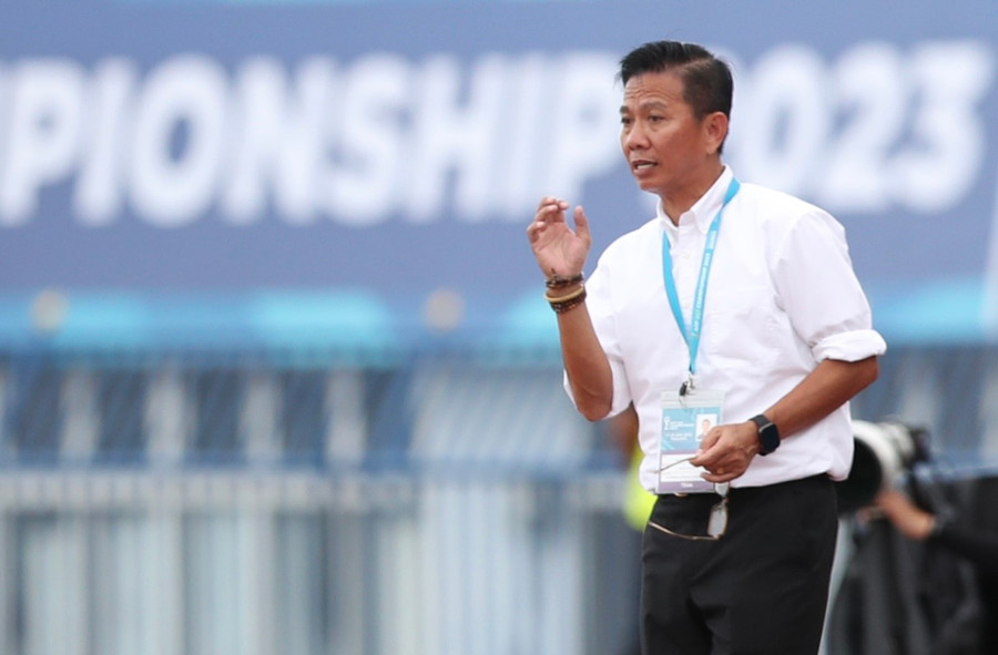 HLV Hoàng Anh Tuấn tự tin sẽ khắc chế đòn ném biên lợi hại để đánh bại U.23 Indonesia HLV Hoàng Anh Tuấn tự tin khắc chế đòn ném biên lợi hại để đánh bại U.23 Indonesia. Ảnh: Phúc Thắng