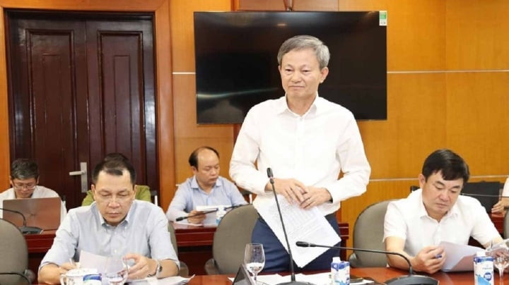 Ông Trần Đình Nhân Tổng giám đốc EVN cho biết, EVN đã tính toán cân đối cung - cầu điện năm 2024 với nhu cầu điện tăng trưởng 8,96% so với năm 2023 và hai kịch bản lưu lượng nước về các hồ thủy điện Ảnh: EVN