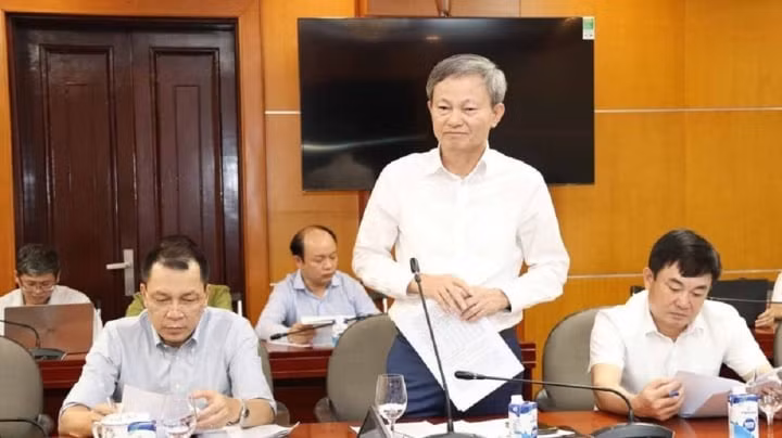 Ông Trần Đình Nhân Tổng giám đốc EVN cho biết, EVN đã tính toán cân đối cung - cầu điện năm 2024 với nhu cầu điện tăng trưởng 8,96% so với năm 2023 và hai kịch bản lưu lượng nước về các hồ thủy điện Ảnh: EVN