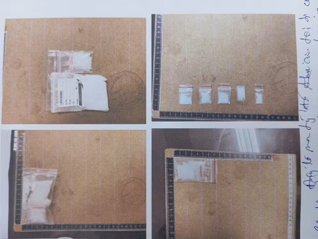 Tang vật thu giữ trong vụ án ma túy. Ảnh: NGUYỄN TÚ