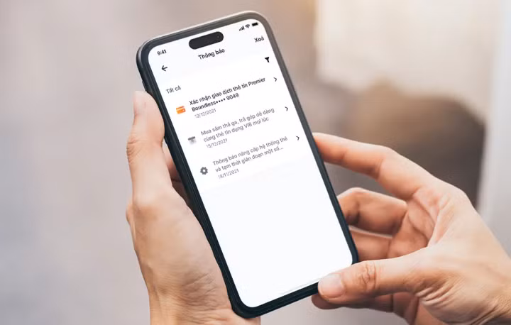 Nhiều ngân hàng tăng phí SMS.