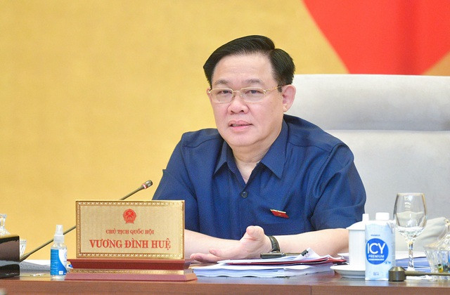 Chủ tịch Quốc hội Vương Đình Huệ cho ý kiến tại phiên họp. Ảnh: Gia Hân