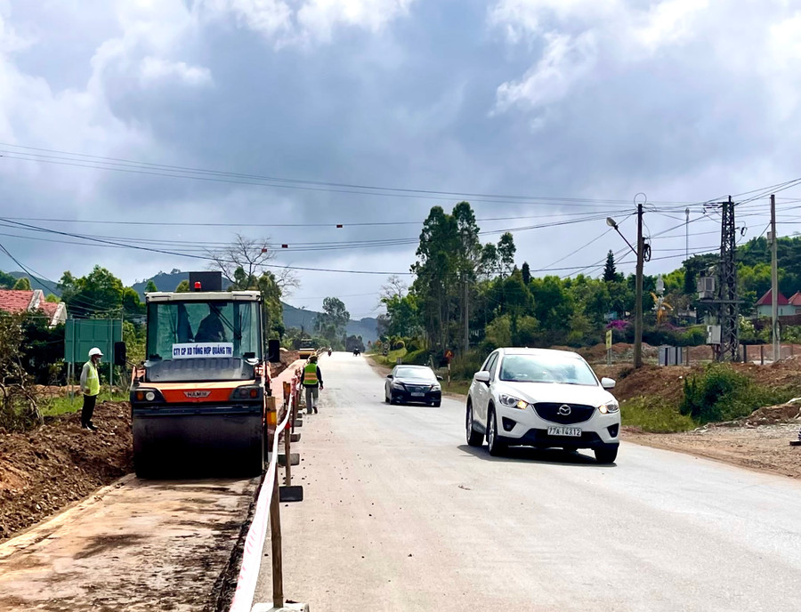 Dự án tăng cường kết nối giao thông khu vực Tây Nguyên (nâng cấp quốc lộ 19) khi hoàn thành sẽ giúp Gia Lai kết nối tốt hơn với các tỉnh duyên hải Nam Trung Bộ. Ảnh: M.N