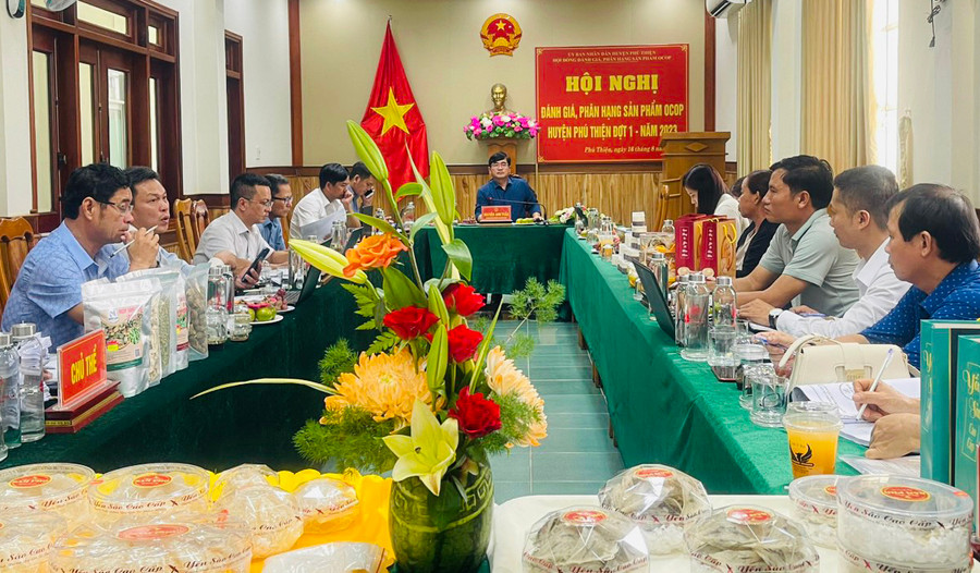 Yến sào là 1 trong những sản phẩm nổi bật tại hội nghị đánh giá, phân hạng sản phẩm OCOP huyện Phú Thiện năm 2023. Ảnh: Vũ Chi Yến sào là 1 trong những sản phẩm nổi bật tại hội nghị đánh giá, phân hạng sản phẩm OCOP huyện Phú Thiện năm 2023. Ảnh: Vũ Chi