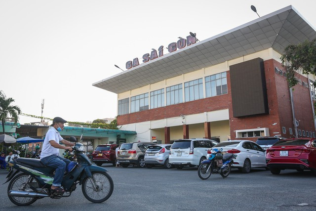 Tương lai ga Sài Gòn vẫn gây nhiều tranh cãi. Ảnh: Nhật Thịnh