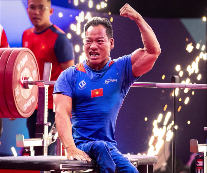 Phấn khích khi biết cầm chắc huy chương