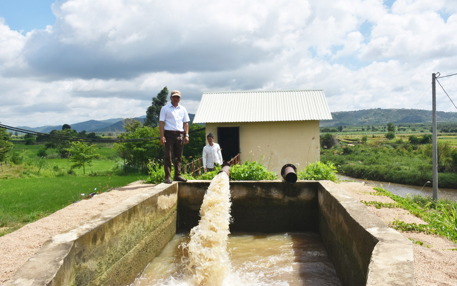 Trạm bơm Kim Tân 2 (xã Kim Tân) luôn đảm bảo cung cấp nguồn nước tưới cho cây trồng. Ảnh: Phạm Ngọc