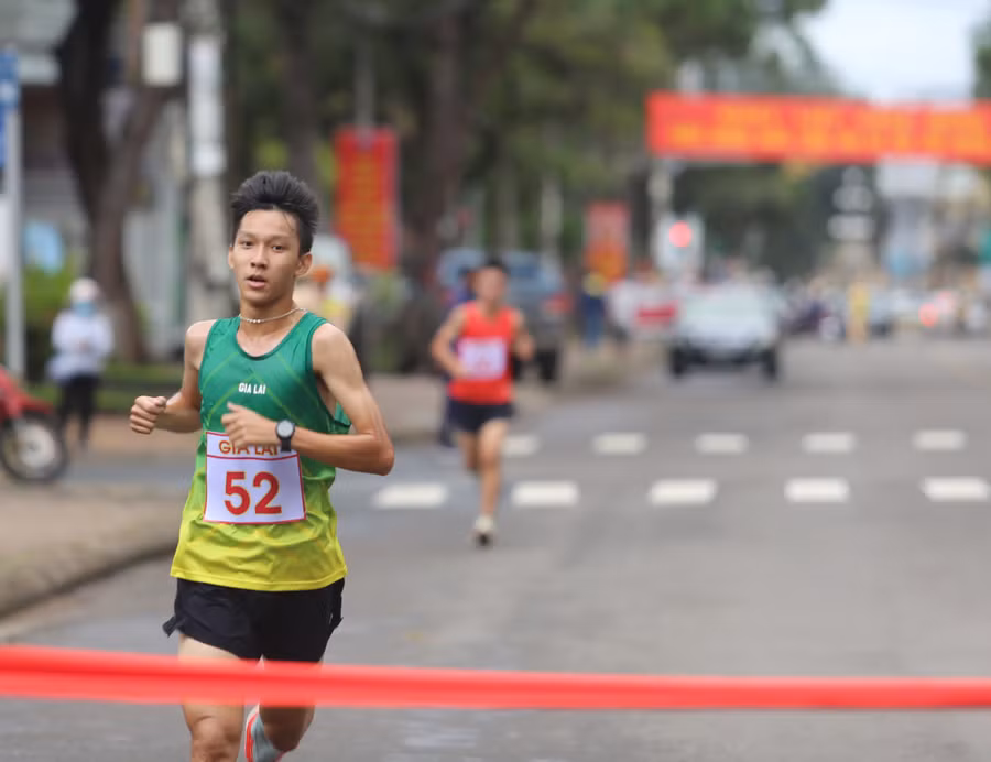 Vận động viên Nguyễn Thành Đạt đang là niềm hy vọng lớn của điền kinh Gia Lai. Ảnh: Lê Văn Ngọc