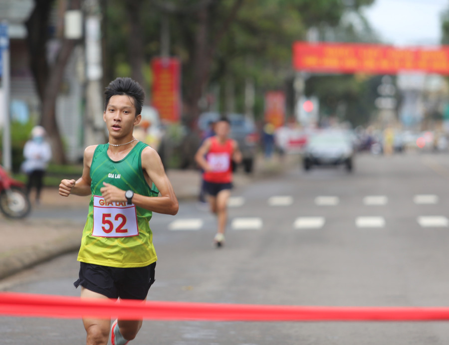 Vận động viên Nguyễn Thành Đạt đang là niềm hy vọng lớn của điền kinh Gia Lai. Ảnh: Lê Văn Ngọc