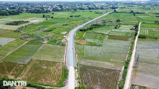 Những con đường mới thay đổi diện mạo của vùng quê. Những con đường mới thay đổi diện mạo của vùng quê.