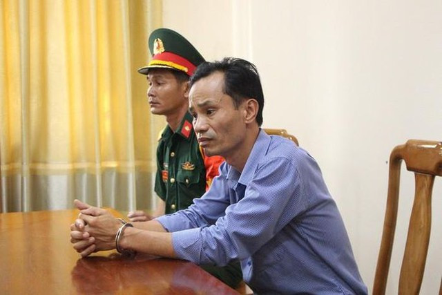 Đội trưởng Đội điều tra tổng hợp Công an H.Hướng Hóa (Quảng Trị) bị bắt - Ảnh 1. Trung tá Đinh Viết Chung khi bị bắt. Ảnh: Lê Tâm