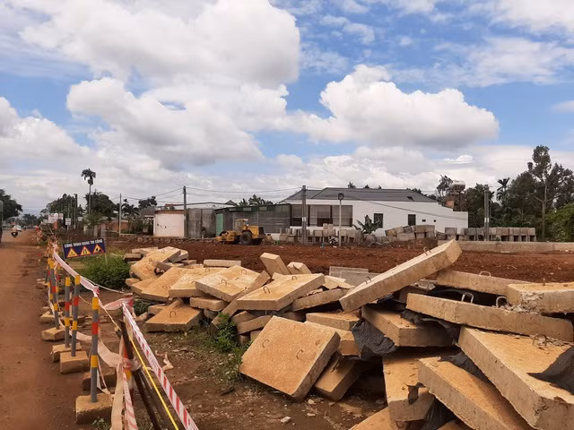 Chủ đầu tư dự án đường Hồ Chí Minh đoạn tránh đông Buôn Ma Thuột đánh giá tiến độ thi công dự án chậm 12 tháng. Ảnh: Trung Chuyên