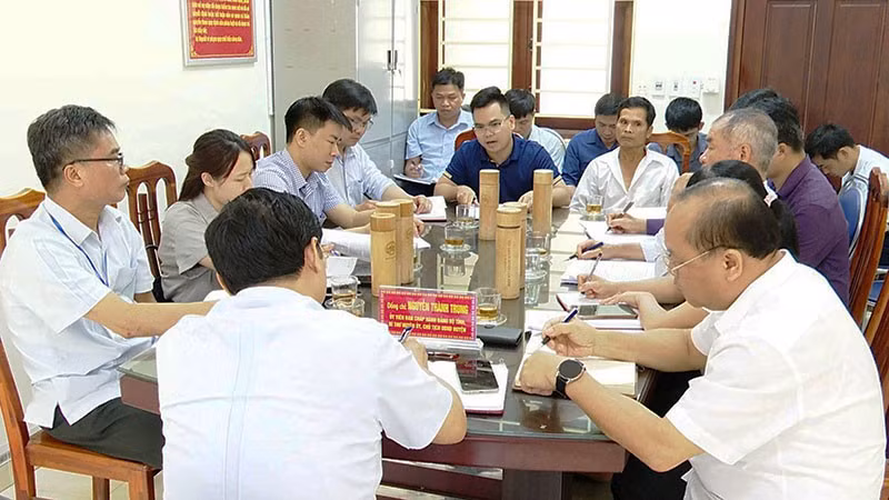 Lãnh đạo huyện Lâm Bình (Tuyên Quang) chủ trì phiên tiếp công dân tháng 7/2023. Ảnh: Xuân Cường