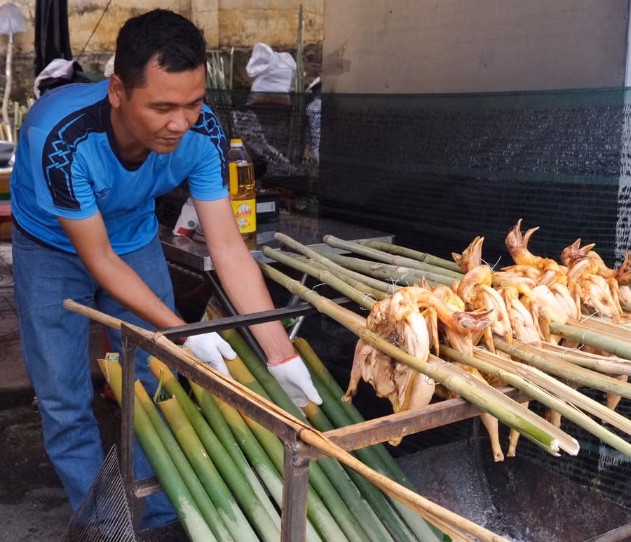 "Thầy Nghin Vlog" hiện là tổ trưởng của tổ Bahnar phục vụ loại hình du lịch trekking, camping tại huyện Kbang. Ảnh: Hoàng Ngọc