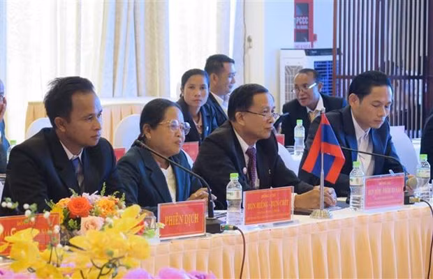 Chủ tịch Ủy ban Mặt trận Lào Xây dựng Đất nước tỉnh Attapeu và Sekong tham dự Hội nghị. Ảnh: Dư Toán/TTXVN