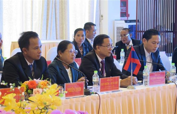 Chủ tịch Ủy ban Mặt trận Lào Xây dựng Đất nước tỉnh Attapeu và Sekong tham dự Hội nghị. Ảnh: Dư Toán/TTXVN Chủ tịch Ủy ban Mặt trận Lào Xây dựng Đất nước tỉnh Attapeu và Sekong tham dự Hội nghị. Ảnh: Dư Toán/TTXVN