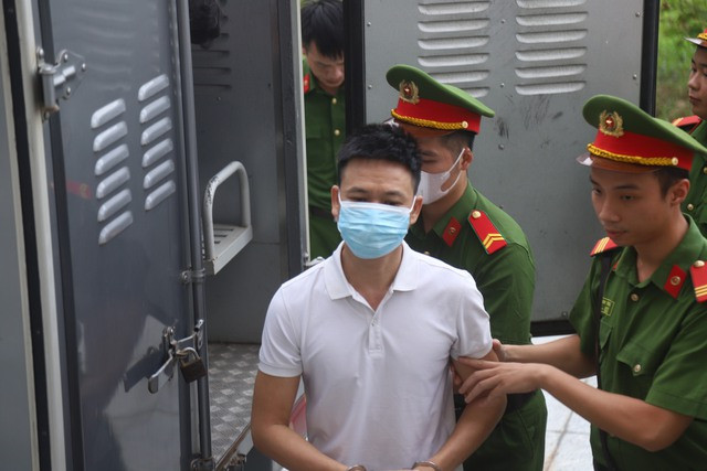 Cựu Chủ tịch Hà Nội Nguyễn Đức Chung hầu tòa cùng 14 bị cáo - Ảnh 5. Cơ quan tố tụng xác định thiệt hại trong vụ án là hơn 34 tỉ đồng. Ảnh: Phúc Bình