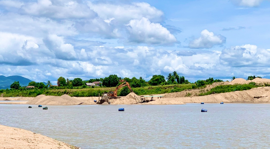 Trên địa bàn tỉnh hiện có 28 mỏ cát xây dựng. Ảnh: Vũ Thảo