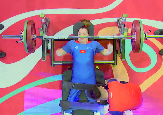 Đặng Thị Linh Phượng tranh tài hạng 50kg nữ