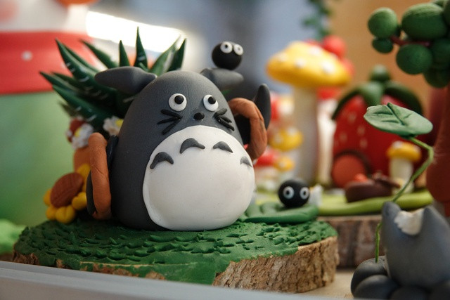 ‘Biến hóa’ đất sét, thu nhập hàng chục mỗi tháng - Ảnh 6. Một tiểu cảnh hoạt hình không “đụng hàng”. Ảnh: Duy Tân