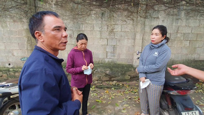 Bắt giữ nhóm người thôi miên, lừa tiền phụ nữ - Ảnh 1. Các đối tượng lừa bán thuốc chữa bệnh giả