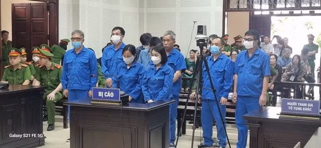 Các bị cáo tại tòa