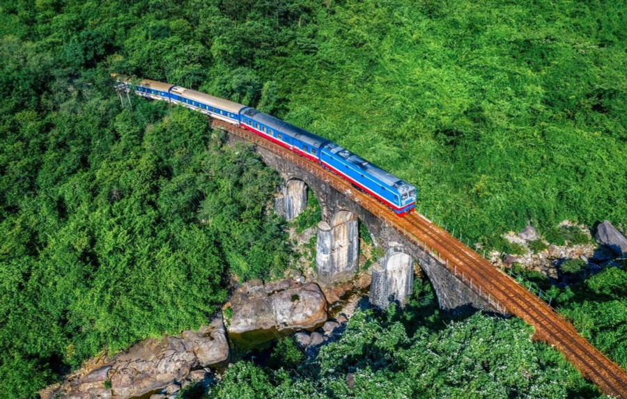 Phong cảnh tuyệt đẹp của cung đường sắt Phong cảnh tuyệt đẹp của cung đường sắt