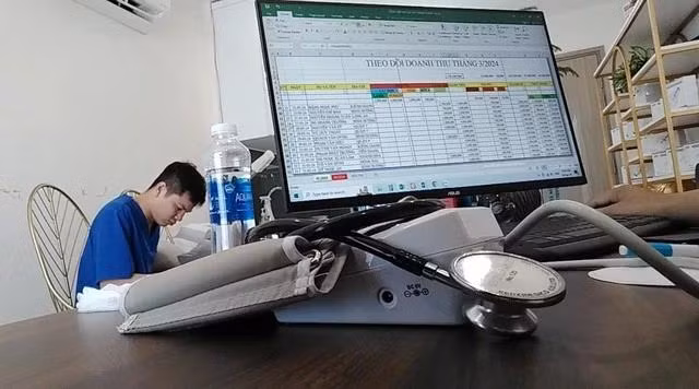 Bác sĩ Đức Trọng khoe doanh số cắt bao quy đầu với học viên