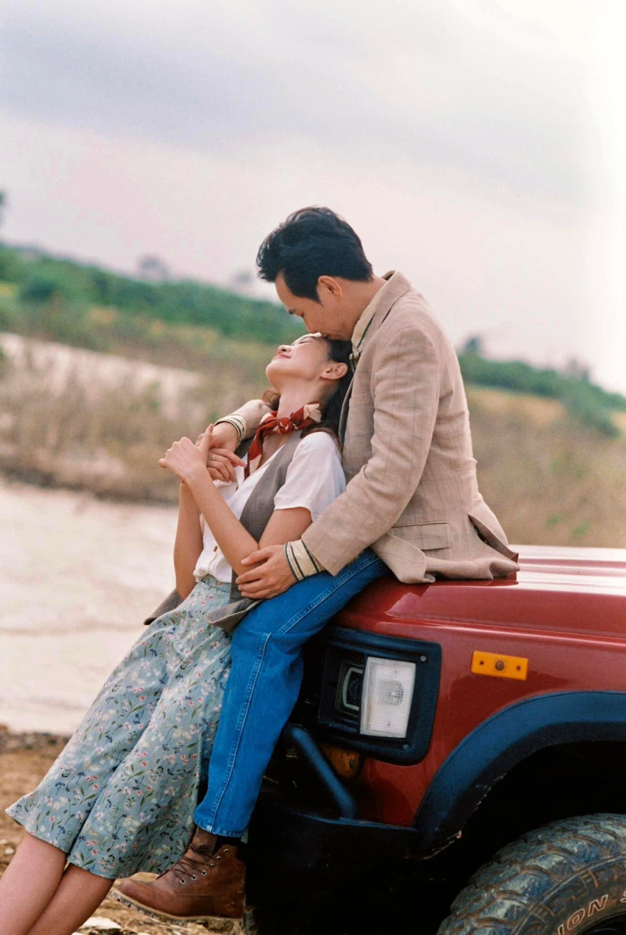 Thời gian qua, nam diễn viên khá kín tiếng cũng như ít xuất hiện trên sóng truyền hình. Anh Đức độc thân trong nhiều năm, thậm chí còn được bạn thân Trấn Thành &quot;rao bán&quot; trong nhiều chương trình