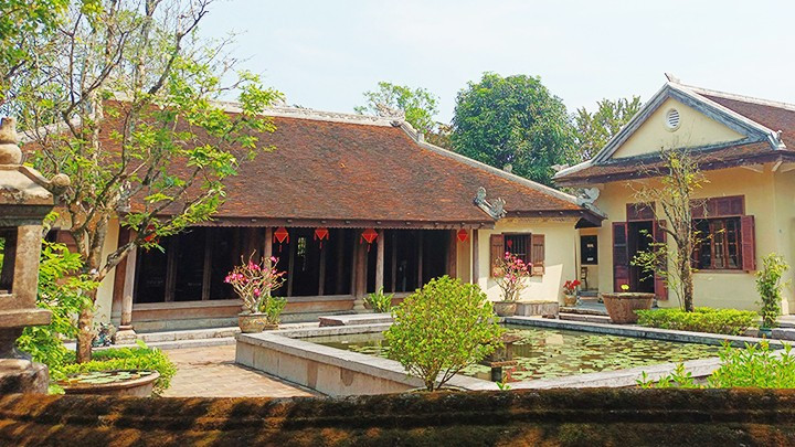 Nét cổ kính nhà rường An Hiên. Nét cổ kính nhà rường An Hiên.