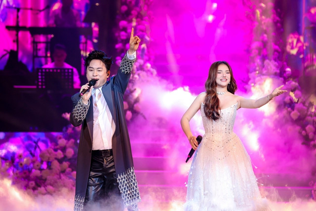 Myra Trần gặp lại thầy Tùng Dương sau 6 năm Myra Trần gặp lại thầy Tùng Dương sau 6 năm