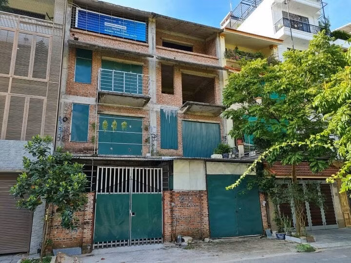 Một căn liền kề ở Tổng cục 5 (Tân Triều, Thanh Trì) được chủ nhà rao bán 17,5 tỷ đồng, môi giới đẩy lên đến 19,5 tỷ đồng. (Ảnh minh hoạ).