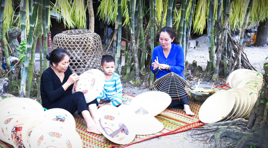 Làng nghề chằm nón ngựa Phú Gia (Bình Định) vừa trở thành di sản văn hóa quốc gia. Ảnh: NGUYỄN DŨNG Làng nghề chằm nón ngựa Phú Gia (Bình Định) vừa trở thành di sản văn hóa quốc gia. Ảnh: NGUYỄN DŨNG