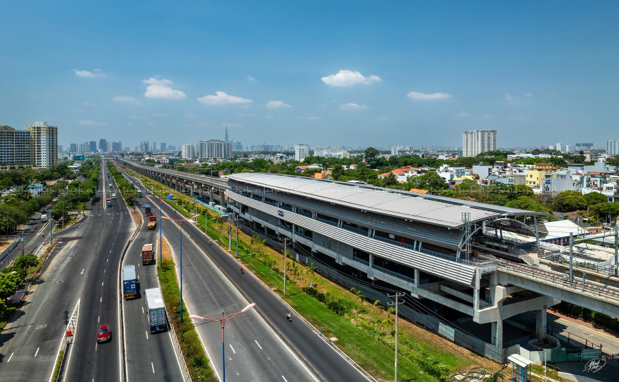 Ga Thủ Đức dài là 137,5m, chiều rộng 22m, cao 19,45m (ga loại A) Ga Thủ Đức dài là 137,5m, chiều rộng 22m, cao 19,45m (ga loại A)