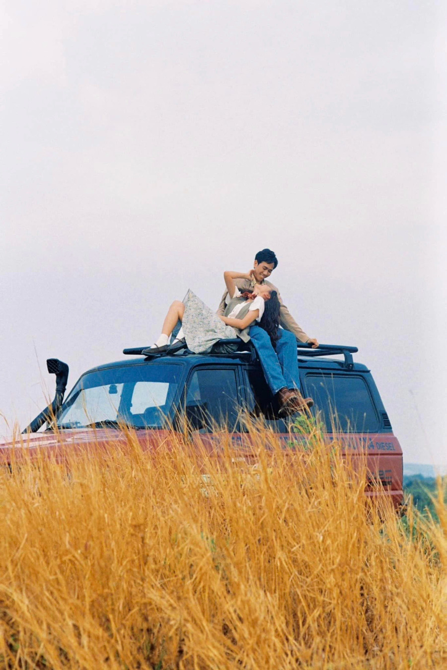 Anh Đức sinh năm 1987, bắt đầu được biết tới thông qua sân khấu kịch và các dự án phim truyền hình như Đời, Hai gia đình, Khi yêu đừng nói chia tay, Hạnh phúc muộn màng... Ngoài lĩnh vực phim ảnh, sân khấu, anh góp mặt trong nhiều game show