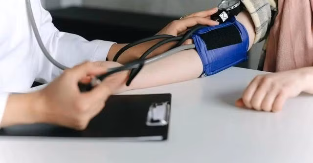 Hội chứng chuyển hóa là rối loạn bao gồm các tình trạng kháng insulin, đường huyết cao, huyết áp cao, rối loạn mỡ máu, mỡ bụng Hội chứng chuyển hóa là rối loạn bao gồm các tình trạng kháng insulin, đường huyết cao, huyết áp cao, rối loạn mỡ máu, mỡ bụng