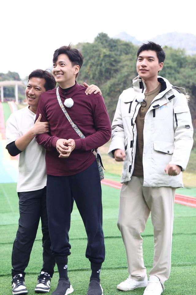 Trường Giang cho biết anh chưa bao giờ muốn mình nổi trội hơn đàn em