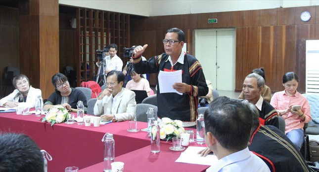 Các đại biểu trao đổi tại hội thảo. Các đại biểu trao đổi tại hội thảo.