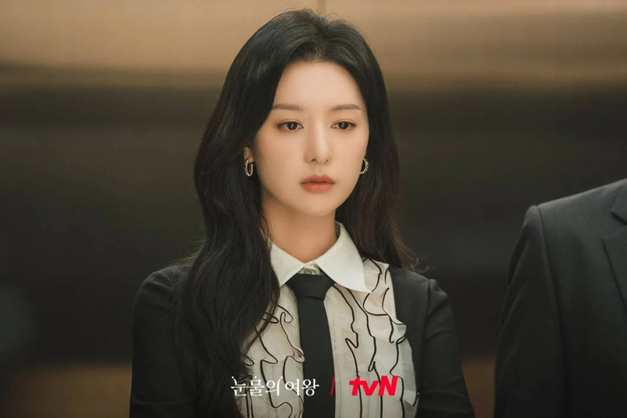 Ngoài Gucci, Chanel, Saint Laurent, Balmain, Dolce &amp; Gabbana… thì trang phục của Valentino cũng là nhãn hàng rất được nhân vật Hong Hae In ưa chuộng