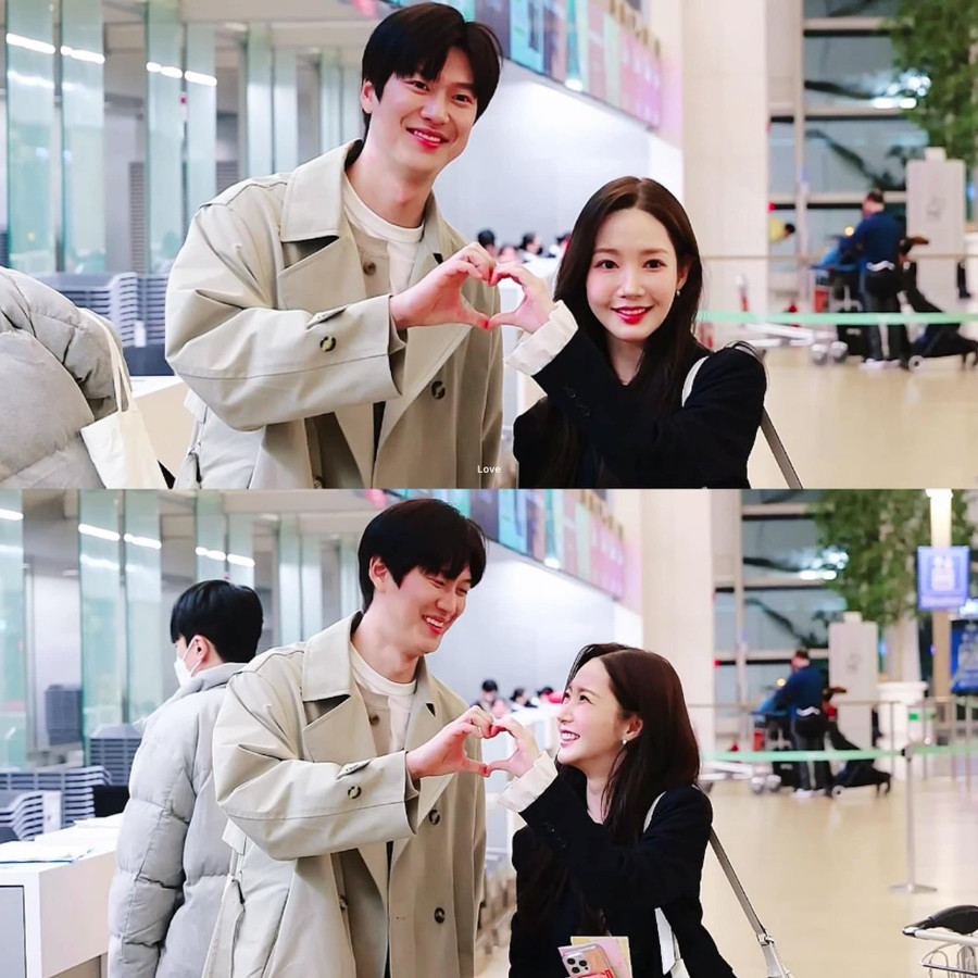 Cô đi mà lấy chồng tôi kể về câu chuyện của Kang Ji Won (Park Min Young). Sau khi được trao cơ hội sống lần hai, cô hợp tác với sếp của mình là Yoo Ji Hyuk (Na In Woo) trả thù người bạn thân Jung Soo Min (Song Ha Yoon) và chồng cũ Park Min Hwan (Lee Yi Kyung) vì bị cả hai lừa dối. Cô đi mà lấy chồng tôi kể về câu chuyện của Kang Ji Won (Park Min Young). Sau khi được trao cơ hội sống lần hai, cô hợp tác với sếp của mình là Yoo Ji Hyuk (Na In Woo) trả thù người bạn thân Jung Soo Min (Song Ha Yoon) và chồng cũ Park Min Hwan (Lee Yi Kyung) vì bị cả hai lừa dối.