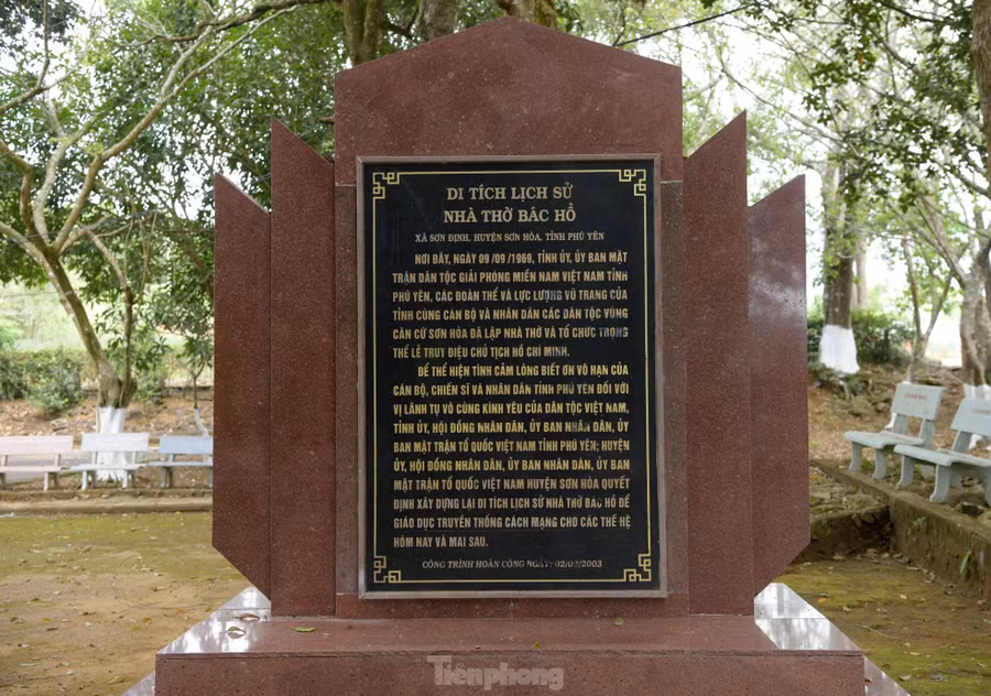 Nhà thờ Bác Hồ có nhiều hạng mục, gồm Nhà thờ Bác, bia ghi nội dung giá trị di tích, khuôn viên trồng cây xanh, nhà tiếp khách và nhà trưng bày, trở thành "địa chỉ đỏ" ở Phú Yên để người dân và du khách tới để dâng hương, tưởng nhớ người Cha già của dân tộc.