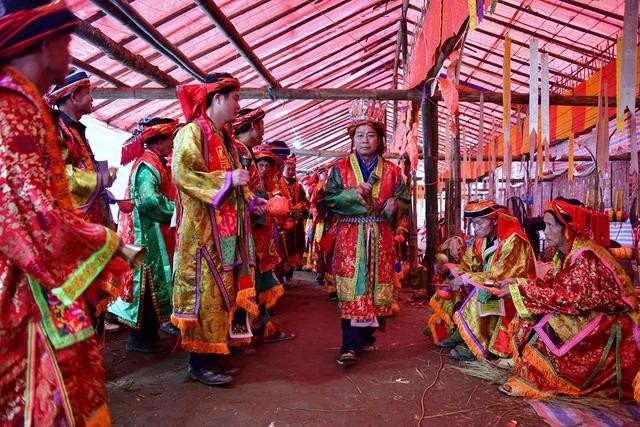 Lễ Tẩu Sai ở Phìn Ngan với sự tham dự kỷ lục của 43 đôi người Dao Lễ Tẩu Sai ở Phìn Ngan với sự tham dự kỷ lục của 43 đôi người Dao