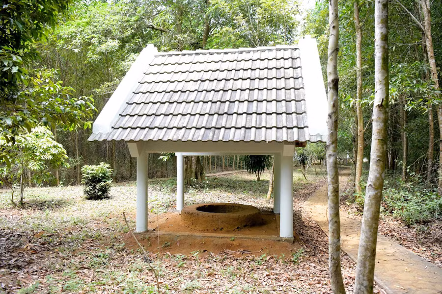 Năm 2009, Địa đạo Gò Thì Thùng được công nhận là di tích lịch sử cấp quốc gia. Cùng với địa đạo Củ Chi (TP Hồ Chí Minh), địa đạo Vĩnh Mốc (Quảng Trị), địa đạo Gò Thì Thùng là một trong 3 địa đạo lớn ở nước ta. Địa đạo cho thấy tinh thần quả cảm, ý chí kiên cường của Đảng bộ, lực lượng vũ trang cùng đồng bào vùng căn cứ cách mạng tỉnh Phú Yên trong thời kỳ kháng chiến chống Mỹ.