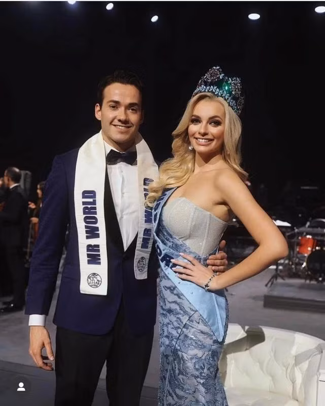 Đương kim Nam vương Thế giới Jack Heslewood và Hoa hậu Thế giới 2021 Karolina Bielawska