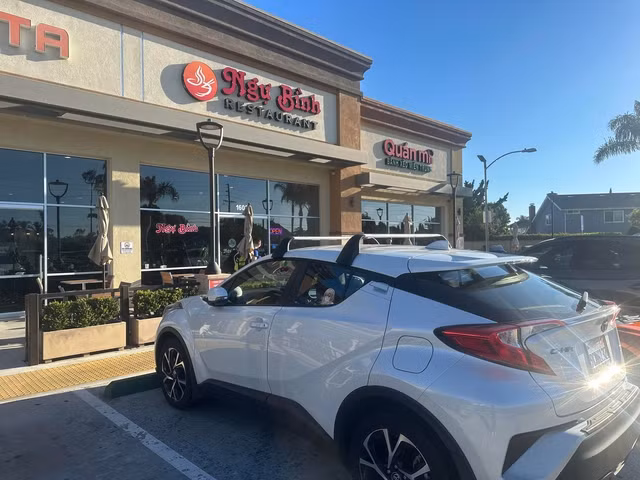 Nhà hàng Ngự Bình ở Wesminster city