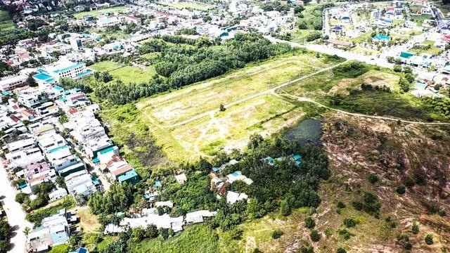 Dự án Khu đô thị thương mại - dịch vụ Vina Universal Paradise (Liên Hiệp 2, P.Trương Quang Trọng, TP.Quảng Ngãi) bỏ hoang từ năm 2008 đến nay