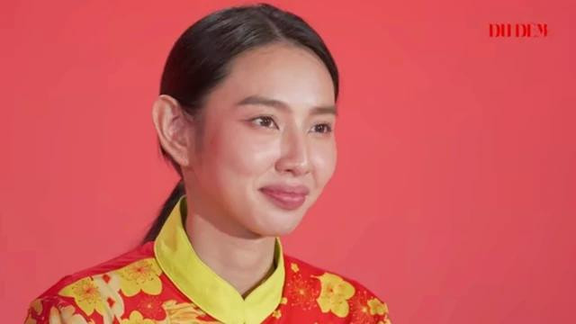 Hoa hậu Thùy Tiên suýt khóc vì thất vọng ở lần đầu biểu diễn lân sư rồng Hoa hậu Thùy Tiên suýt khóc vì thất vọng ở lần đầu biểu diễn lân sư rồng