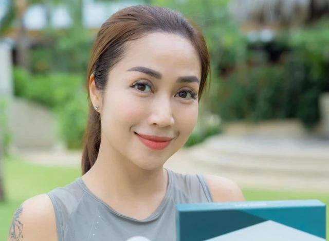 Ốc Thanh Vân bận rộn với công việc giảng dạy, kinh doanh khi sang Úc