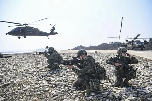 Quân đội Hàn Quốc tham gia cuộc tập trận quân sự xung quanh các đảo tiền tiêu. Ảnh: YONHAP Quân đội Hàn Quốc tham gia cuộc tập trận quân sự xung quanh các đảo tiền tiêu. Ảnh: YONHAP